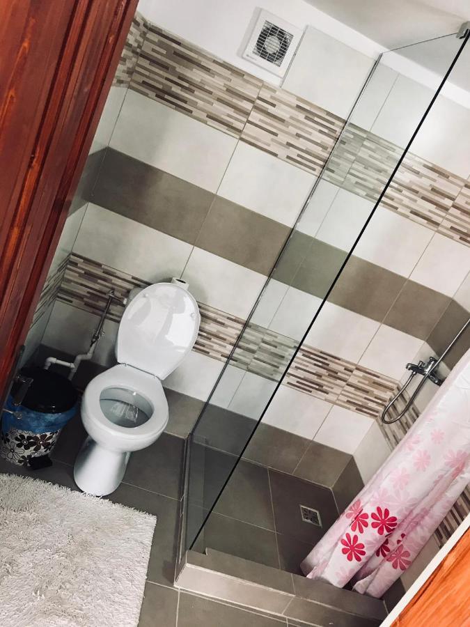 Casa De Vacanta Motata Novaci-Străini Buitenkant foto