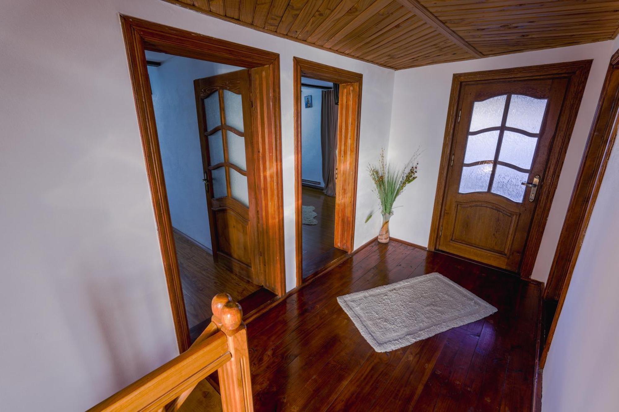 Casa De Vacanta Motata Novaci-Străini Buitenkant foto
